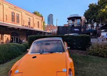 PXL 20251004 122944882