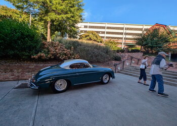 PXL 20251004 125110003